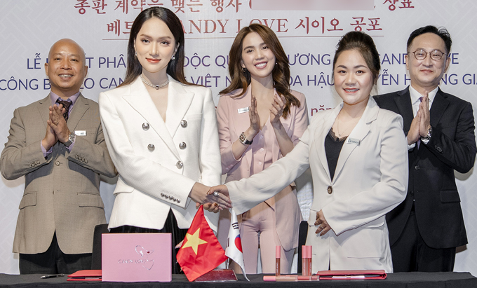 Ngọc Trinh mừng Hương Giang nhận chức CEO - Hình 7