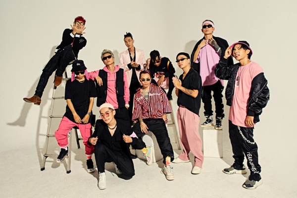 Nguyên team Rap Việt rủ lên sân thượng freestyle căng đét - Hình 1