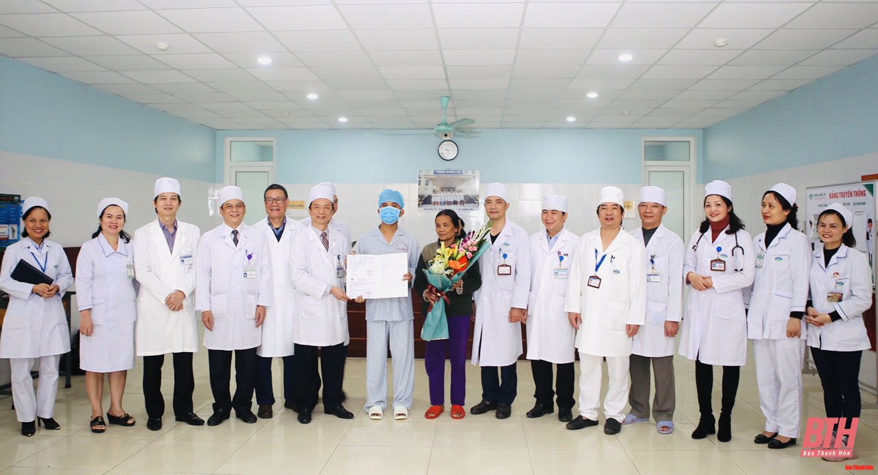 Nữ bác sĩ tận tâm với nghề - Hình 1