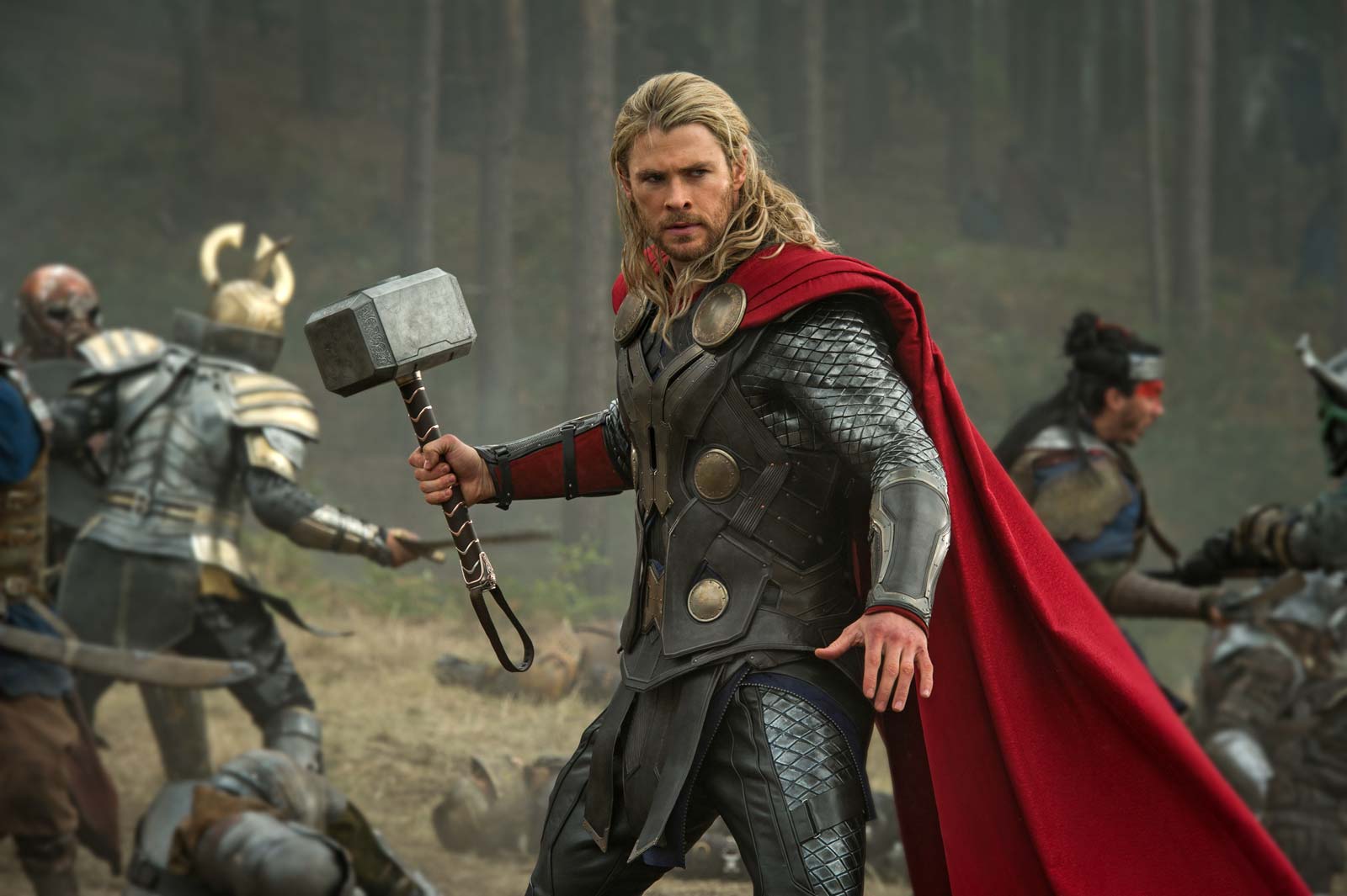 Sao Hollywood nói dối để được nhận vai: Thần sấm Chris Hemsworth giấu chiều cao quá khổ, riêng Rebel Wilson khai gian 20 tuổi - Hình 2