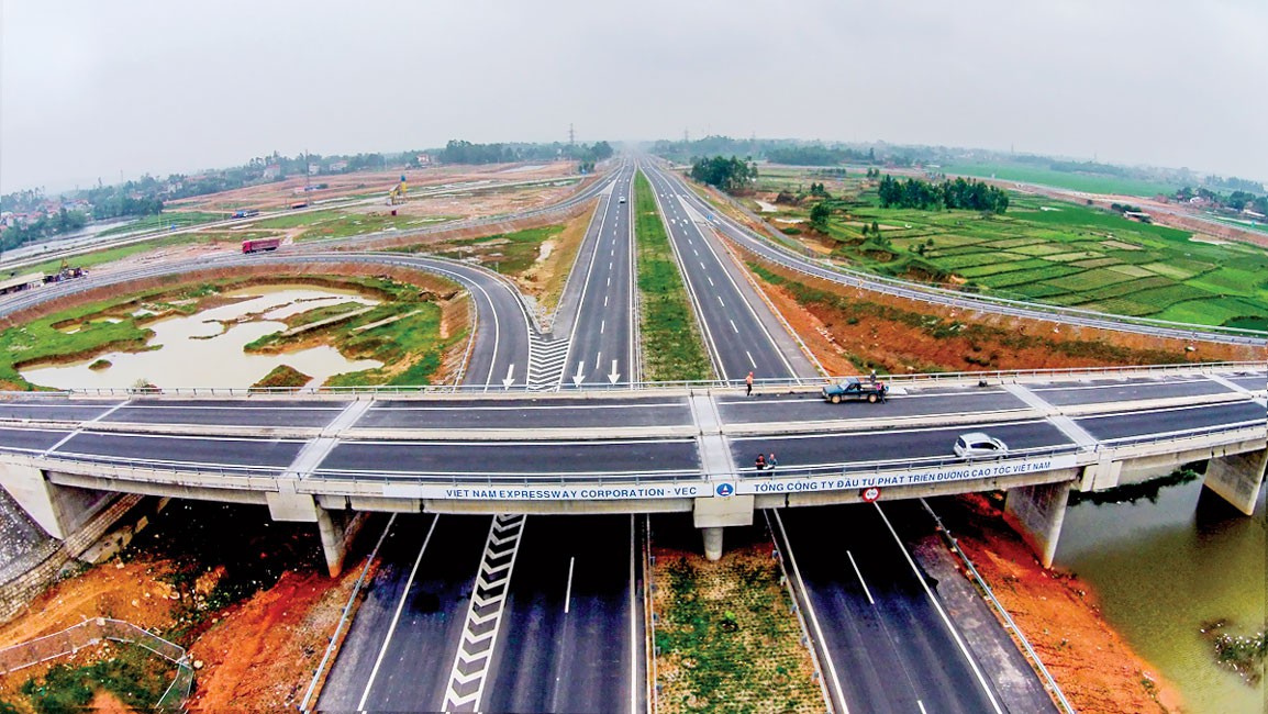 VEC từ cục cưng thành cục nợ - Hình 1