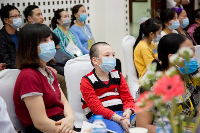 Bé trai mắc ung thư máu kiên cường trải qua 3 lần ghép tế bào gốc - Hình 2