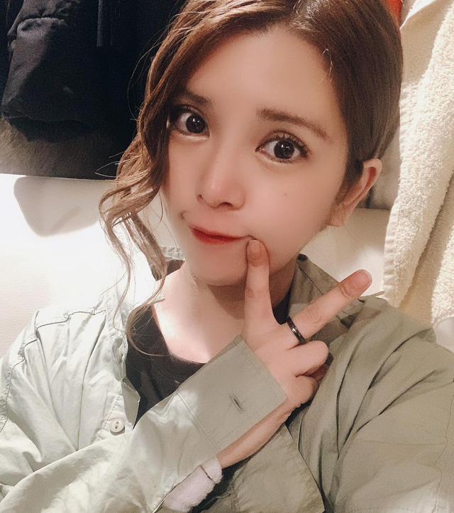 Bi kịch của cô nàng hot girl xinh đẹp: Mất tất cả tới mức phải đi đóng phim 18 rồi phải giải nghệ vì có bầu, tới giờ vẫn chưa biết bố đứa trẻ là ai - Hình 3