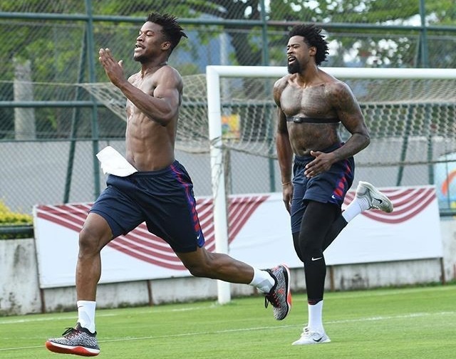 Butler từ cậu bé vô gia cư đến ngôi sao kiếm 144 triệu USD tại NBA - Hình 8
