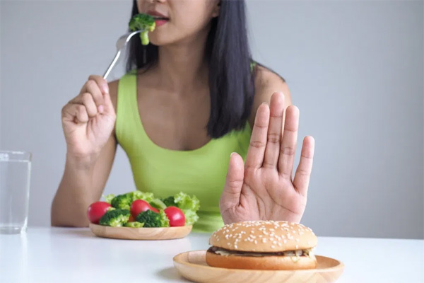 Các cách đơn giản để tránh cơn đau tim đột ngột - Hình 3