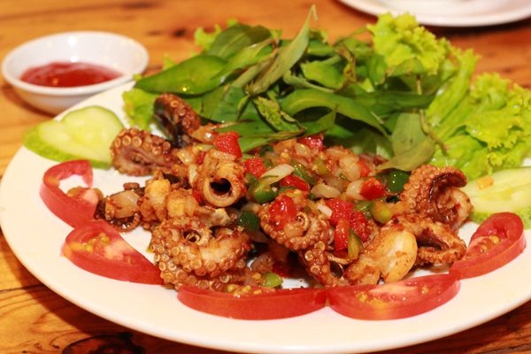 Cách làm món bạch tuộc xào sả ớt không nồng cho ngày đông - Hình 1