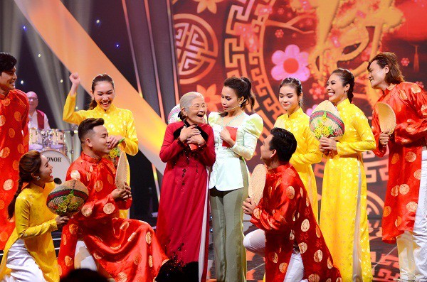 Chị Tư Cẩm Ly bất ngờ ra hẳn hai ca khúc mang màu sắc đối lập để chào năm 2021 - Hình 3