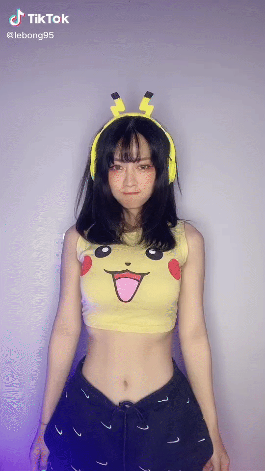 Đầu năm mới, hot girl TikTok khiến dân tình ná thở bằng vòng 2 - Hình 6