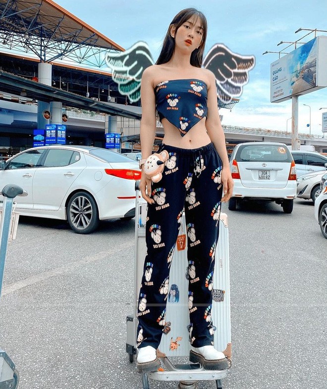 Đầu năm mới, hot girl TikTok khiến dân tình ná thở bằng vòng 2 - Hình 4