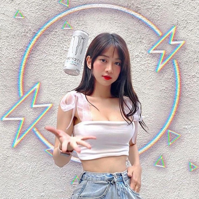 Đầu năm mới, hot girl TikTok khiến dân tình ná thở bằng vòng 2 - Hình 5
