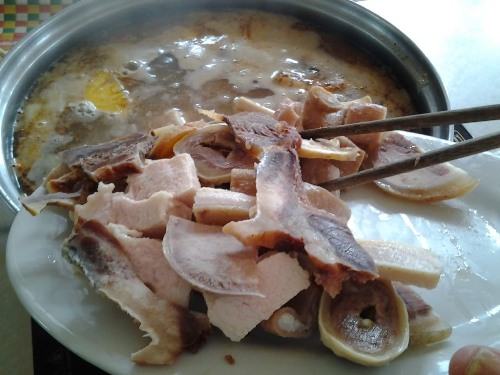 Lạ miệng với món lẩu lòng bò - Hình 2