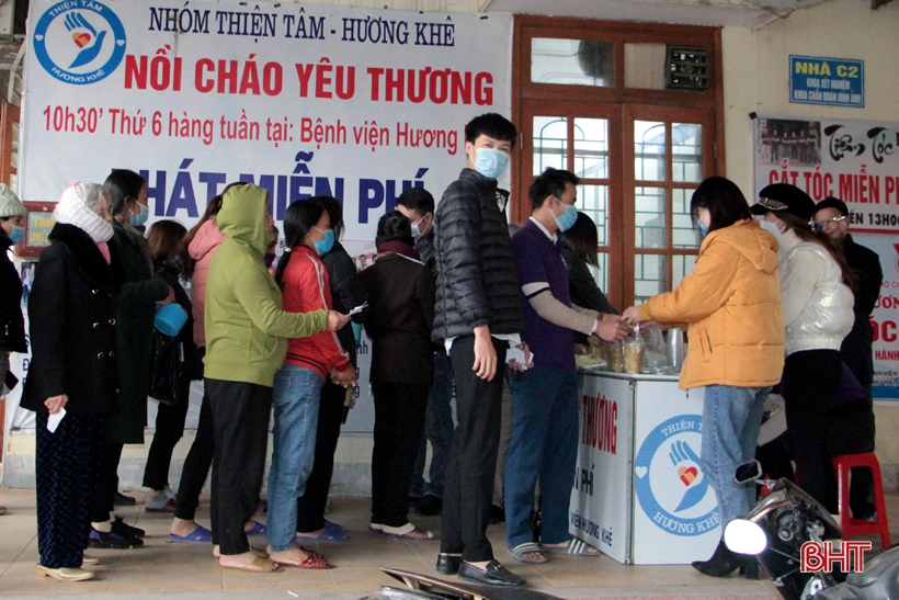 Phát 200 suất cháo miễn phí cho bệnh nhân nghèo - Hình 4