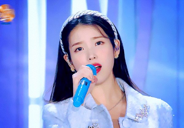 IU vừa ẵm trọn Daesang tại Grammy Hàn Quốc 2021 đã thông báo comeback ngay tháng 1 khiến fan đứng ngồi không yên - Hình 1