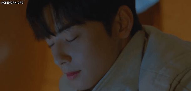 Moon Ga Young - Cha Eun Woo toan đóng cảnh nóng thì bị đôi tay bí ẩn cản lối ở tập 9 True Beauty, tức ghê! - Hình 1