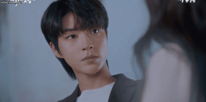 Moon Ga Young - Cha Eun Woo toan đóng cảnh nóng thì bị đôi tay bí ẩn cản lối ở tập 9 True Beauty, tức ghê! - Hình 4