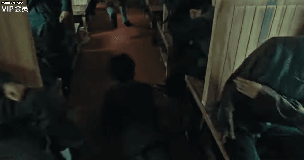 Điếng người với Train To Busan pha ke xứ Trung: Cả đất nước chạy loạn vì binh đoàn zombie chuột lí nhí cả tỷ con! - Hình 4