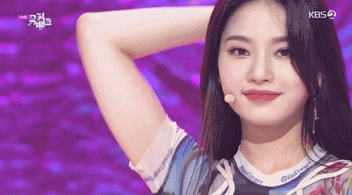 Thành viên girlgroup đẹp át cả báu vật nhà SM đúng là fangirl hiếm có: Năm nào bẽn lẽn bên Hyuna, giờ đã là đồng nghiệp của idol - Hình 6