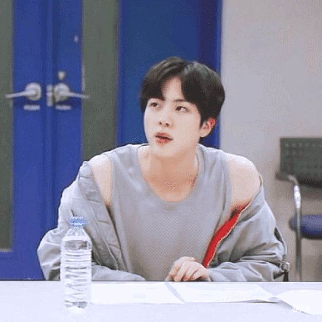 3 idol Kpop body chuẩn bạn trai nhà người ta đúng gu Hàn: Jin (BTS) vai rộng cực phẩm, 2 idol body tam giác ngược còn đỉnh hơn? - Hình 5