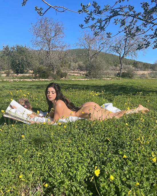 Bản sao Kylie Jenner triệt để khoe body trong kỳ nghỉ - Hình 5