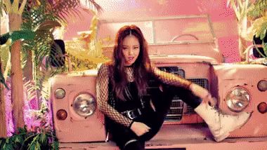 Bật mí sự thật chưa biết về MV Boombayah BlackPink - Hình 7