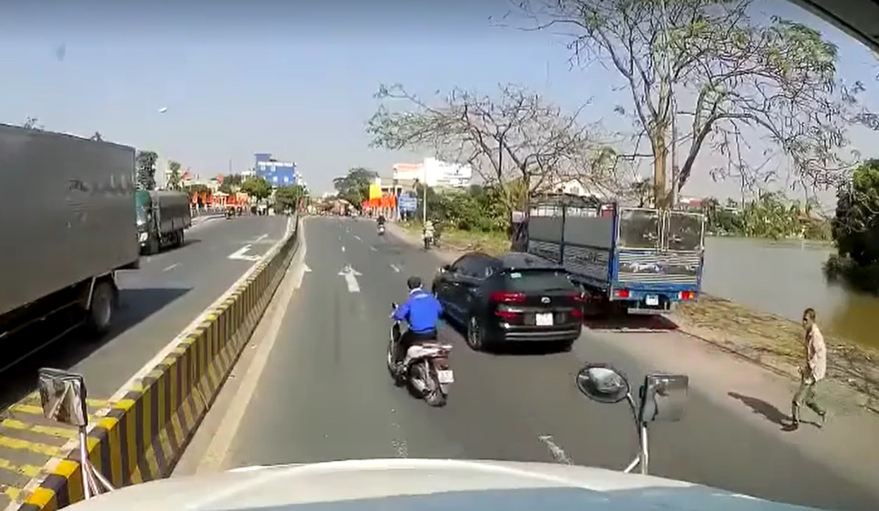 Nam thanh niên lật tẩy chiêu trò giả bại liệt ăn xin cộng đồng mạng vỗ tay khen ngợi - Hình 2