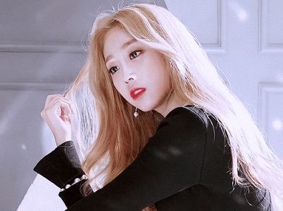 Dàn idol nữ càng lớn càng bùng nổ visual: Lisa doạ soán ngôi nữ thần BLACKPINK, em út Red Velvet lột xác nhưng b.ị t.ố copy Jennie - Hình 16