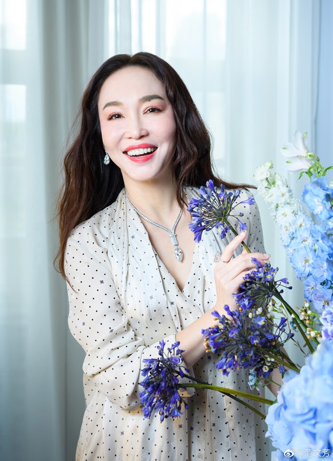 Phạm Văn Phương - Lý Minh Thuận kỷ niệm 12 năm kết hôn, nhan sắc Tiểu Long Nữ tuổi 50 gây sốc - Hình 2