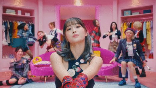 TWICE bùng nổ visual nhưng hát tiếng Anh như tiếng Hàn trong MV mới, netizen ngán ngẩm vì động thái vắt kiệt sức gà nhà của JYP - Hình 5