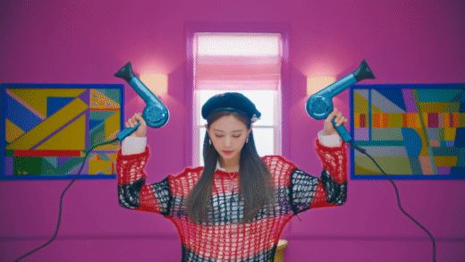 TWICE bùng nổ visual nhưng hát tiếng Anh như tiếng Hàn trong MV mới, netizen ngán ngẩm vì động thái vắt kiệt sức gà nhà của JYP - Hình 9