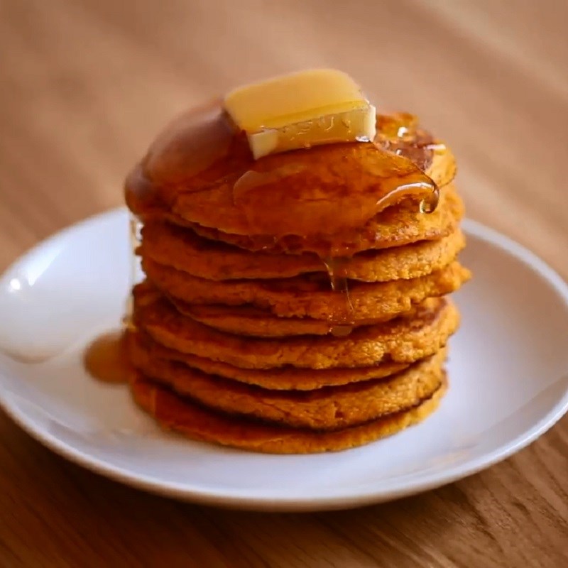 Cách làm pancake khoai lang thơm ngon hấp dẫn đơn giản cho bữa sáng - Hình 8