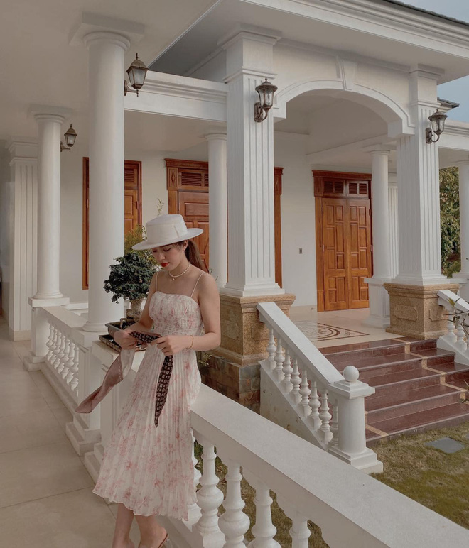 Cô gái khoe ngôi nhà không sang trọng với vườn rau và ao cá, tất cả đứng hình khi thấy cảnh thực tế - Hình 5