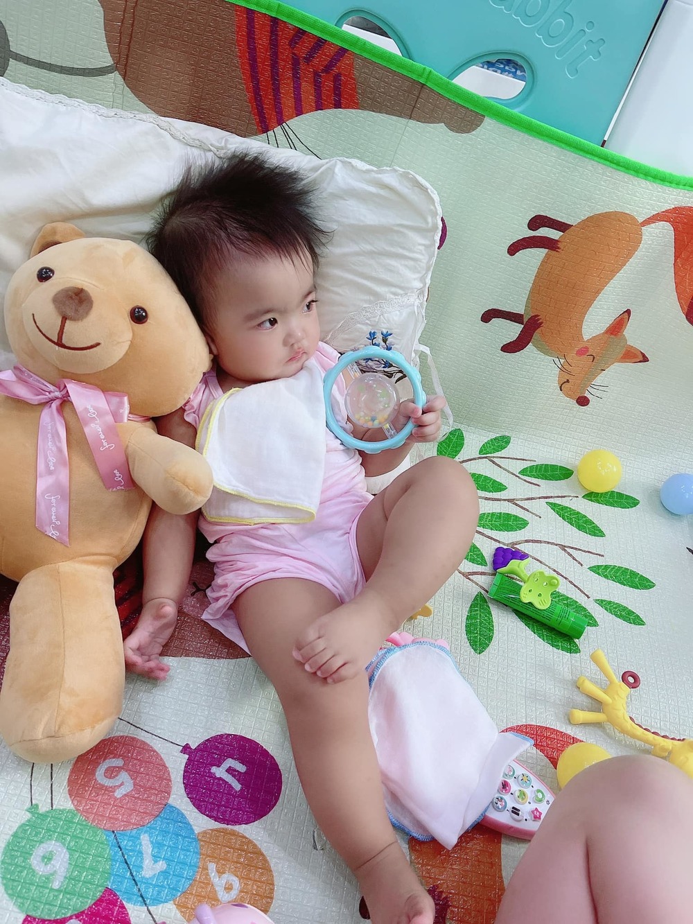 Con gái tạo dáng đợi món ăn, Mạc Văn Khoa: Tướng ngồi hiền dịu quá à - Hình 2