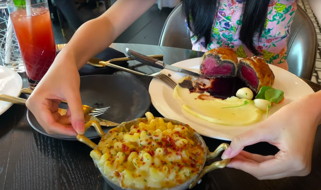 Đẳng cấp giàu có của Jenny Huỳnh: Review hẳn nhà hàng của Gordon Ramsay, gây bất ngờ vì chi phí quá... rẻ! - Hình 6