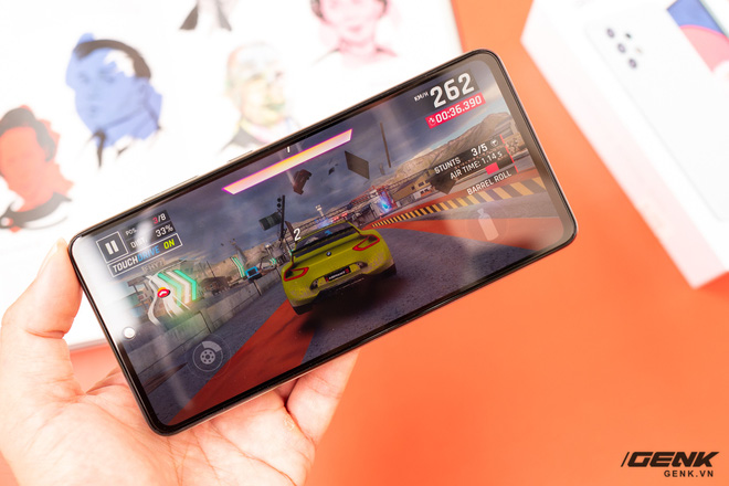 Đánh giá nhanh Samsung Galaxy A52s 5G: Hậu tố s hóa ra không phải làm cho có - Hình 6