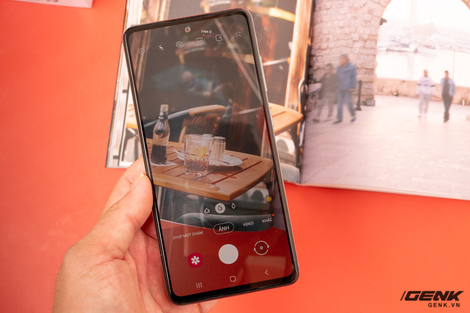 Đánh giá nhanh Samsung Galaxy A52s 5G: Hậu tố s hóa ra không phải làm cho có - Hình 5