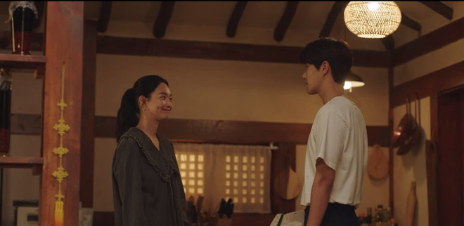 Kim Seon Ho lộ quá khứ giết người, bị kẻ thù đến tận làng đòi nợ ở Hometown Cha-Cha-Cha tập 14? - Hình 7