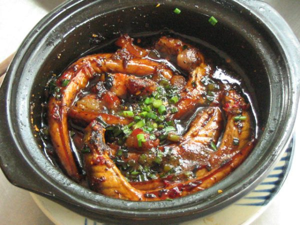 Món cá khoai kho tiêu đậm đà ngon cơm - Hình 1