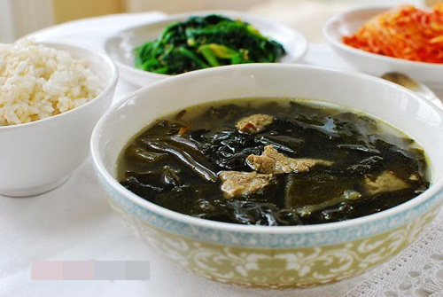 Món canh rong biển thịt bò kiểu Hàn ngon bổ dưỡng - Hình 1