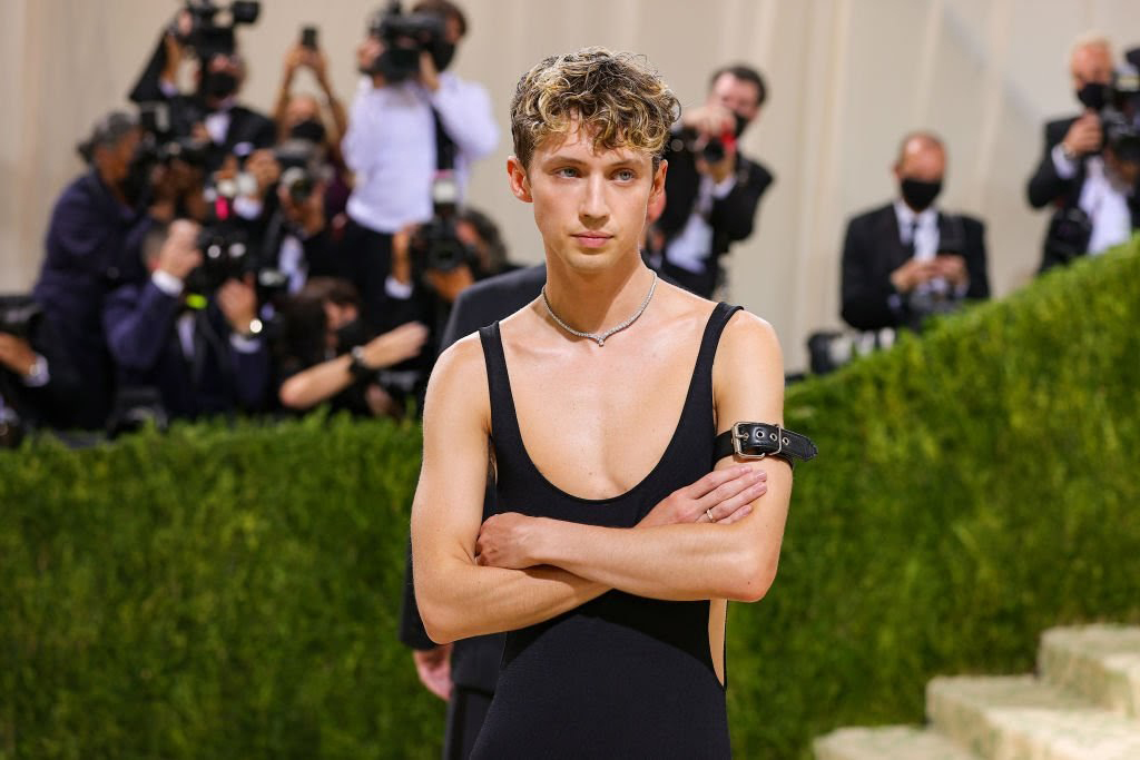 Troye Sivan lần đầu chia sẻ về khoảnh khắc gây sốc tại MET Gala 2021: Đây không phải lần cuối bạn thấy tôi mặc váy đâu - Hình 1