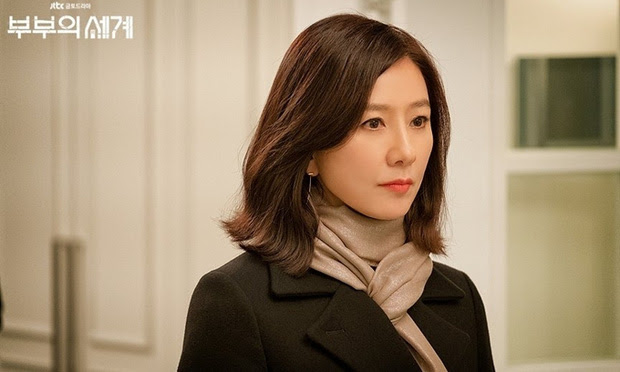 Kim Hee Ae thần thái ngời ngời xứng danh biểu tượng sắc đẹp Hàn Quốc trong loạt ảnh mới - Hình 3