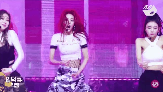 Yuna (ITZY): Nữ thần Gen Z sở hữu body cuốn hút ngang ngửa Lisa, tài năng có thừa nhưng vẫn bị JYP ngó lơ - Hình 8