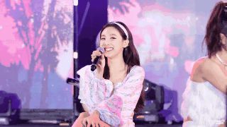 Nayeon (TWICE) lựa chọn ca khúc mình thích trình diễn nhất, à hoá ra cũng chính là bài cô từng hát nhép lồ lộ trên sân khấu - Hình 6