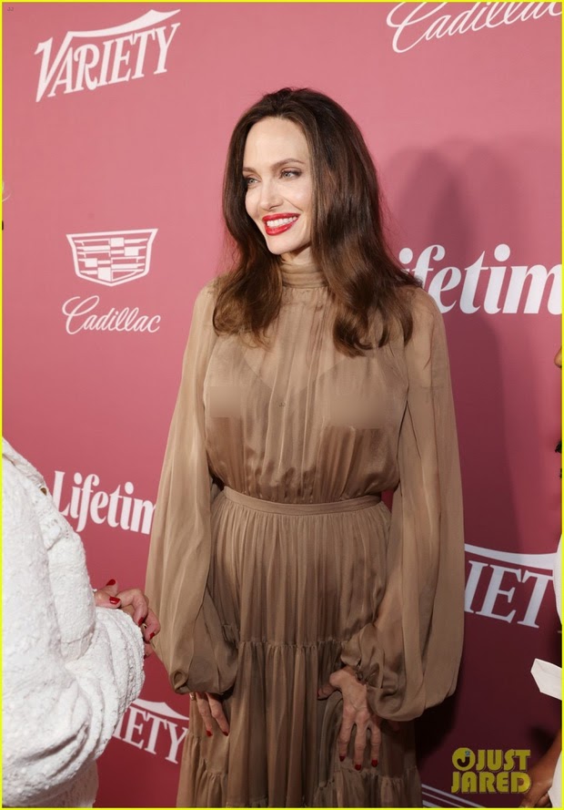 Angelina Jolie đẹp điên đảo trên thảm đỏ bên con gái cưng Zahara - Hình 1