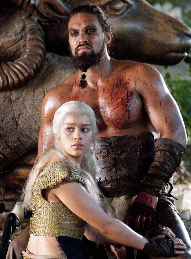 The secret behind the most shocking hot scene of Game of Thrones: Why can't the female lead control herself and skip acting all day because she sees Jason Momoa's private parts? - Figure 1