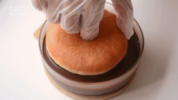 Chỉ cần mẹo này ai cũng làm được bánh donut mềm xốp cực ngon mà không cần lò nướng! - Hình 10