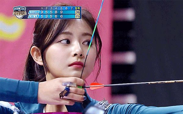 Tzuyu (TWICE) tái hiện màn bắn cung huyền thoại tại ISAC, visual sau 5 năm liệu có còn tiên tử như xưa? - Hình 5