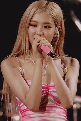 Không chỉ mỗi vòng eo nhỏ khó tin, Rosé (BLACKPINK) xứng danh thánh body nhờ bộ phận đặc biệt này - Hình 12