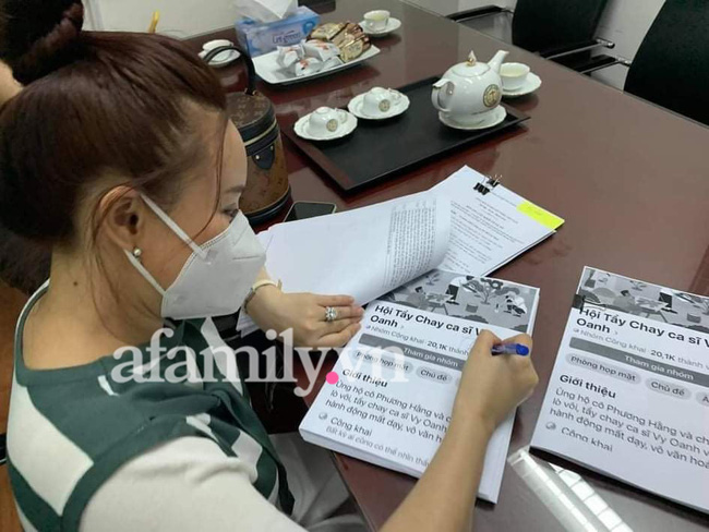 Bà Phương Hằng hay tin ca sĩ Vy Oanh nộp đơn yêu cầu khởi tố mình liền đáp trả: Cô kiện thì mẹ đi hầu - Hình 3