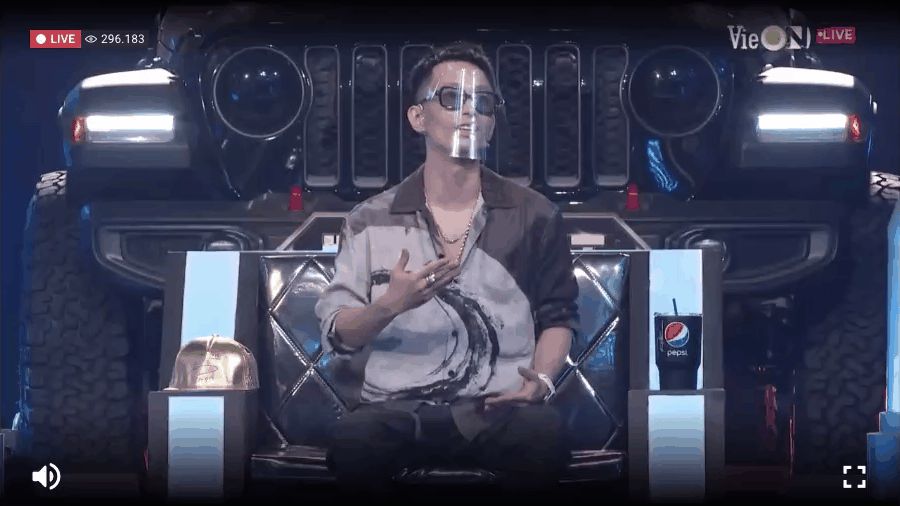 Ngang ngược nhất Rap Việt: Rhymastic tung nón vàng giành thí sinh từng diss mình bằng ngôn từ cực gắt năm 16 tuổi - Hình 2