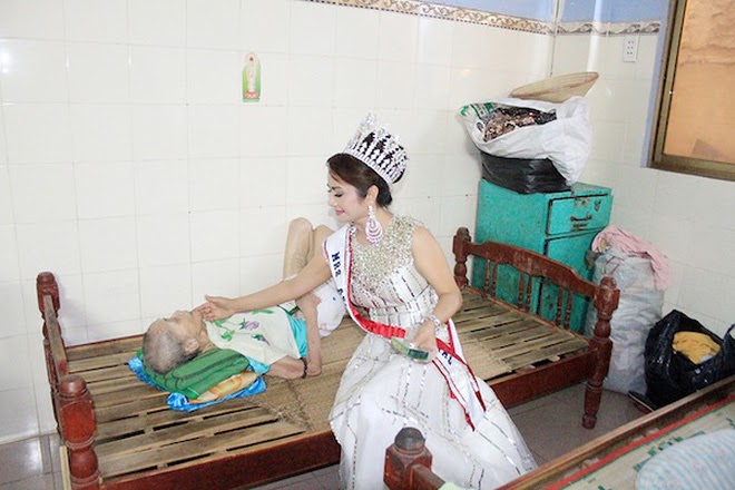 Bích Liên - Hoa hậu giàu có nhất Vbiz xuống tóc xuất gia giờ ra sao? - Hình 3